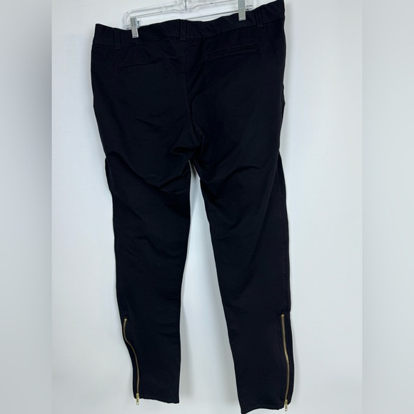 Power & Wealth
Pants zipper Ankles - Picture 4 of 10
